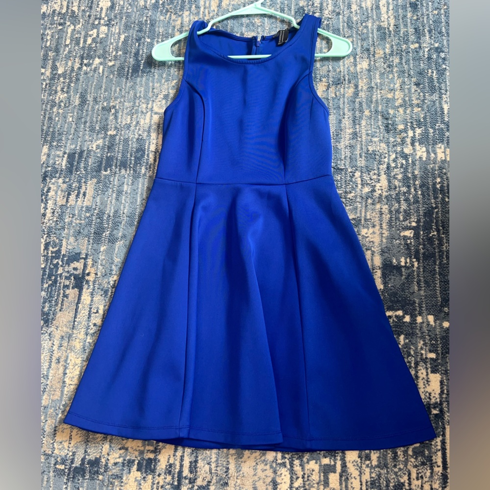 Women’s dress - Medium